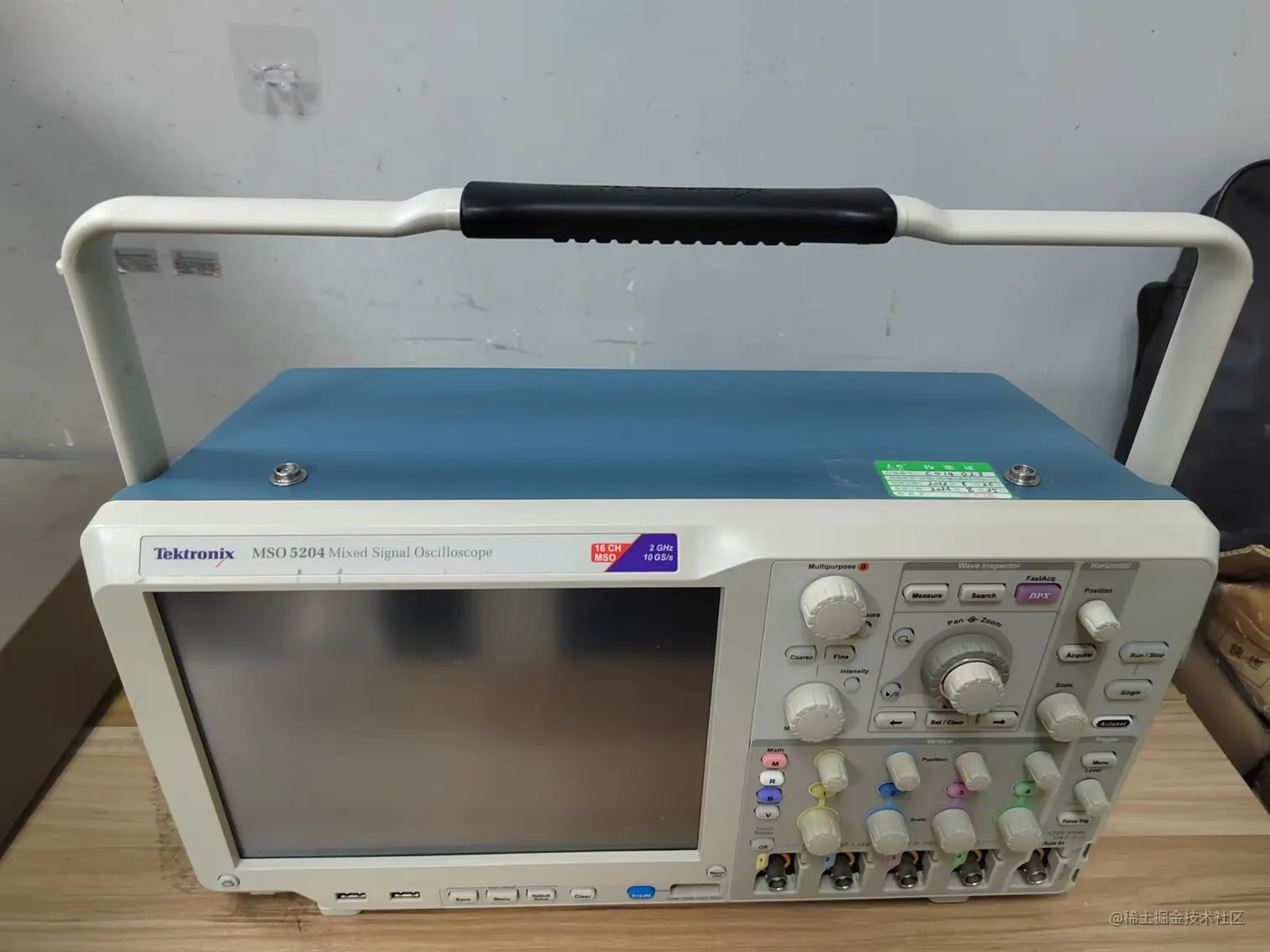 MSO5204 2.jpg